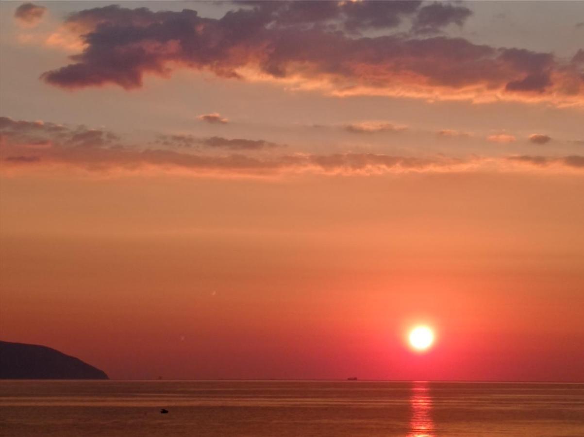 Evangelia House Sea View Apartments Agia Pelagia  Exterior foto